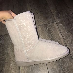 Women’s Rampage Ugg like winter boot